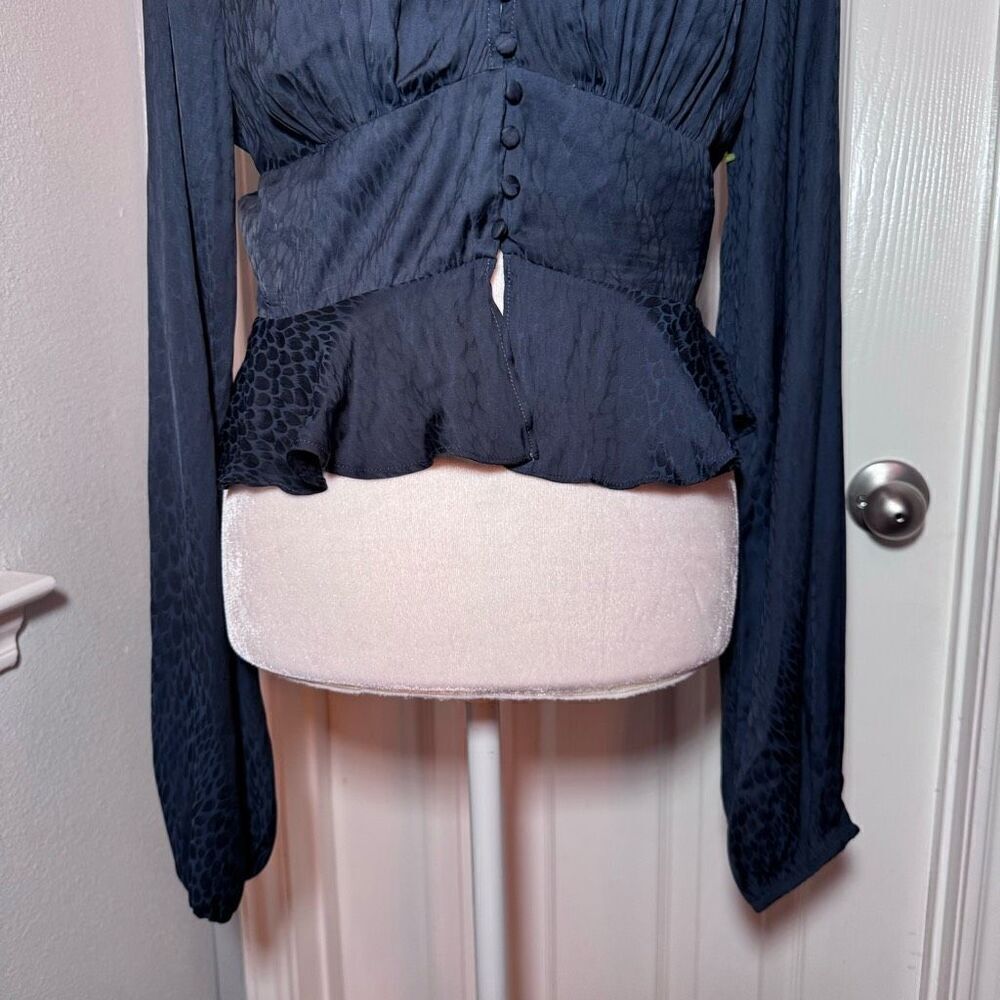 Tobi Peplum Button Top - Picture 3 of 8